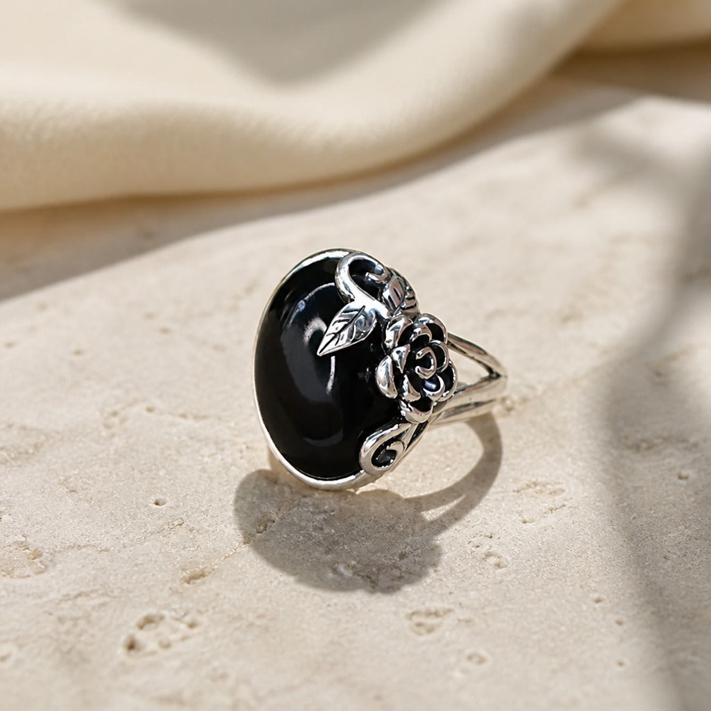 Ring Noir mit Rosé-Stein