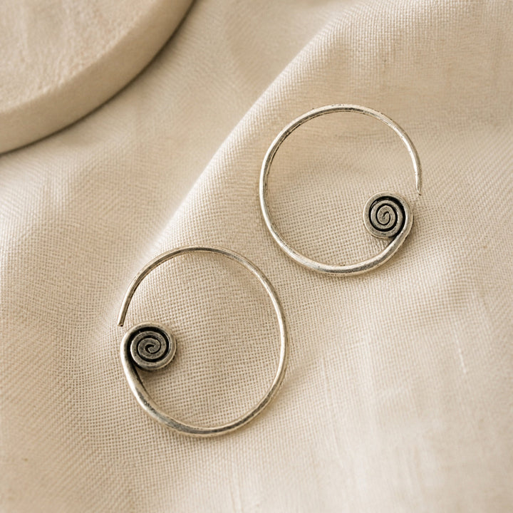 Minimalistische Spiral-Creolen