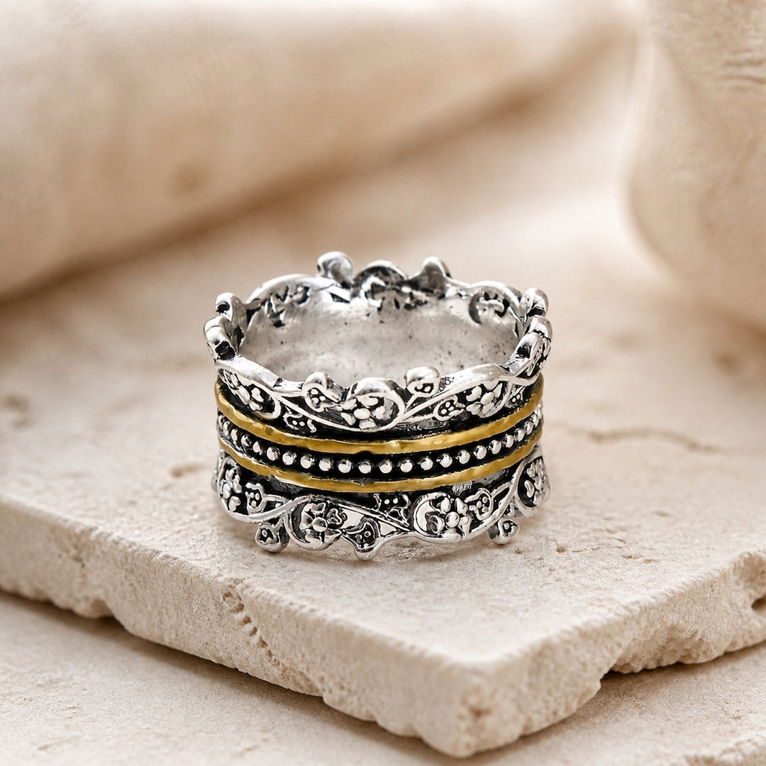Kreativer Blüten-Textur-Ring im Layer-Look