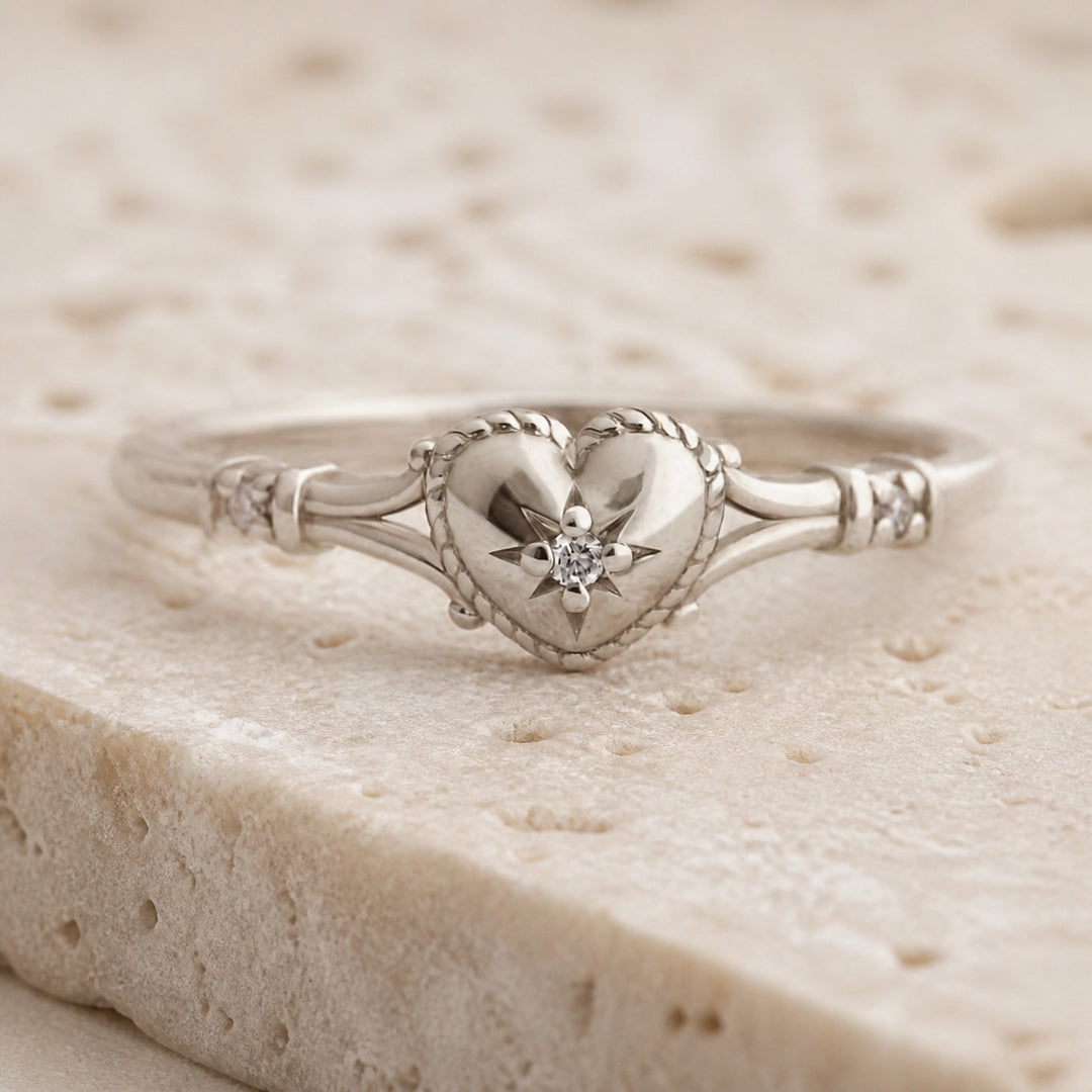 Strahlender Boho Herz-Ring