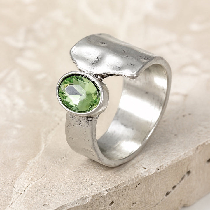 Strahlender Zirkonia-Ring im Landhaus-Stil