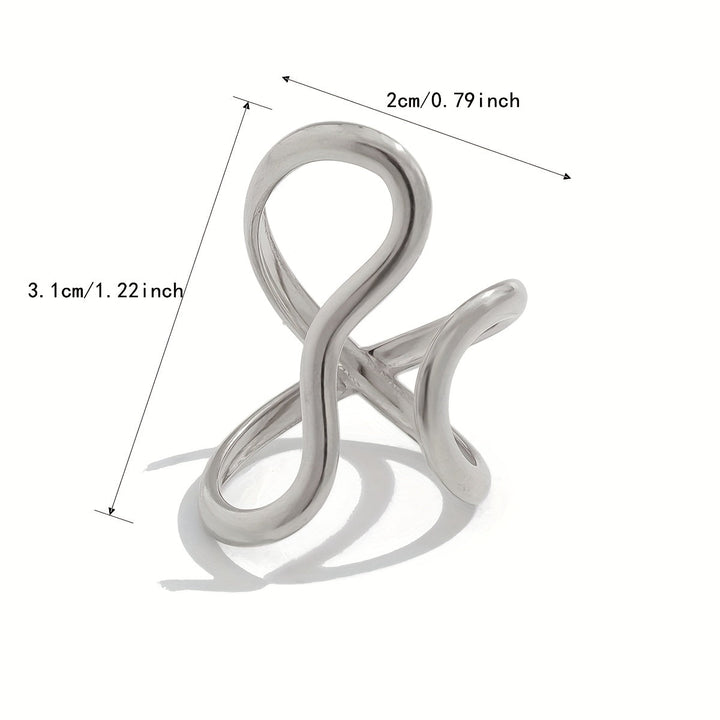Chic Ring mit asymmetrischer Welle