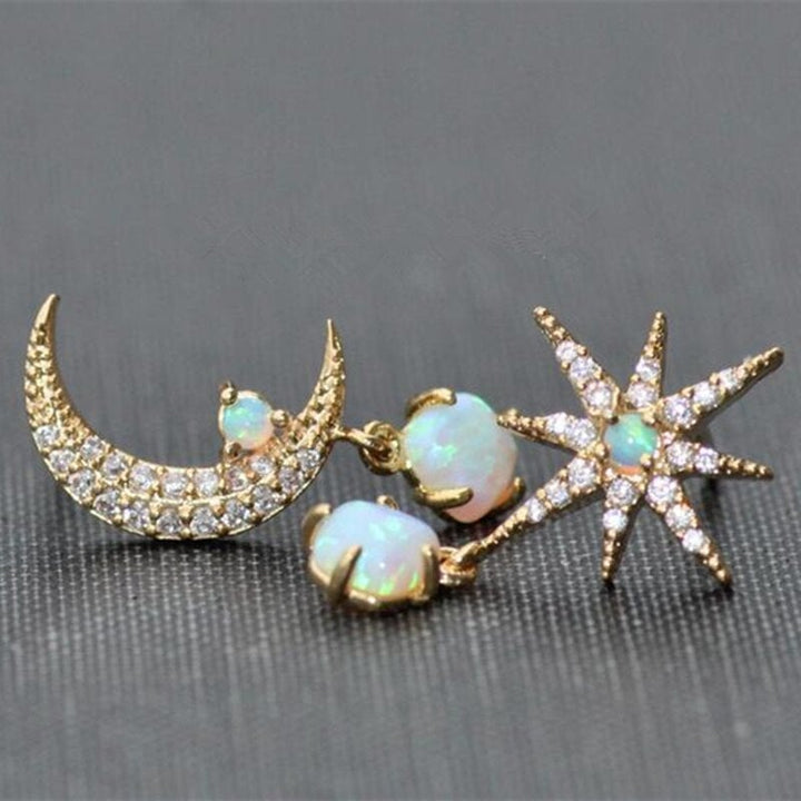 Opal-Ohrringe in Gold mit Mond und Stern
