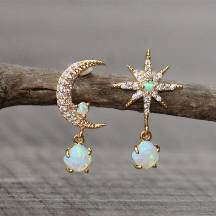 Opal-Ohrringe in Gold mit Mond und Stern