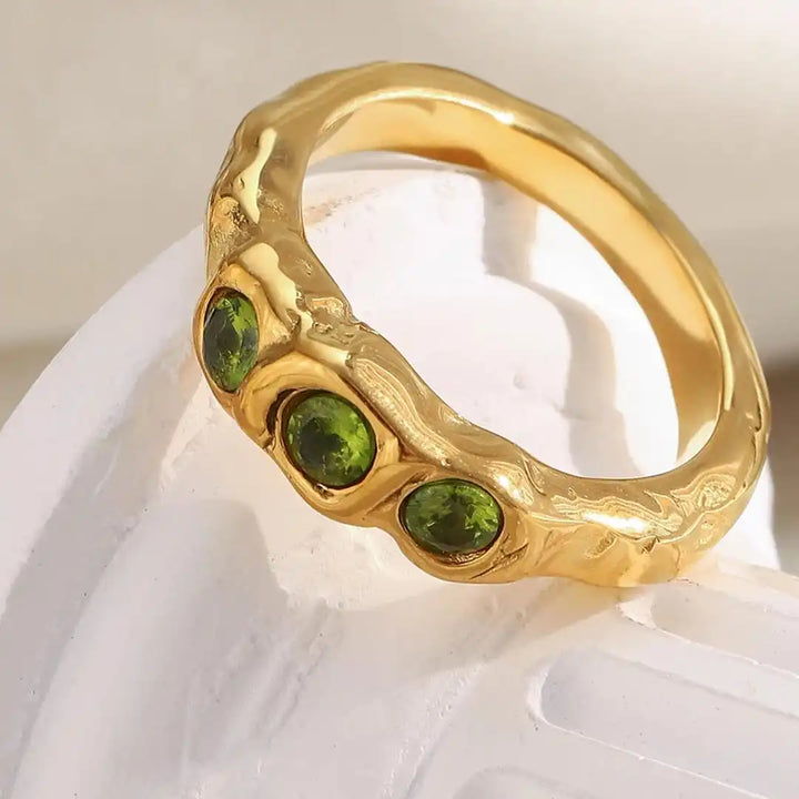 Vintage goldener eingelegter Edelstein Ring