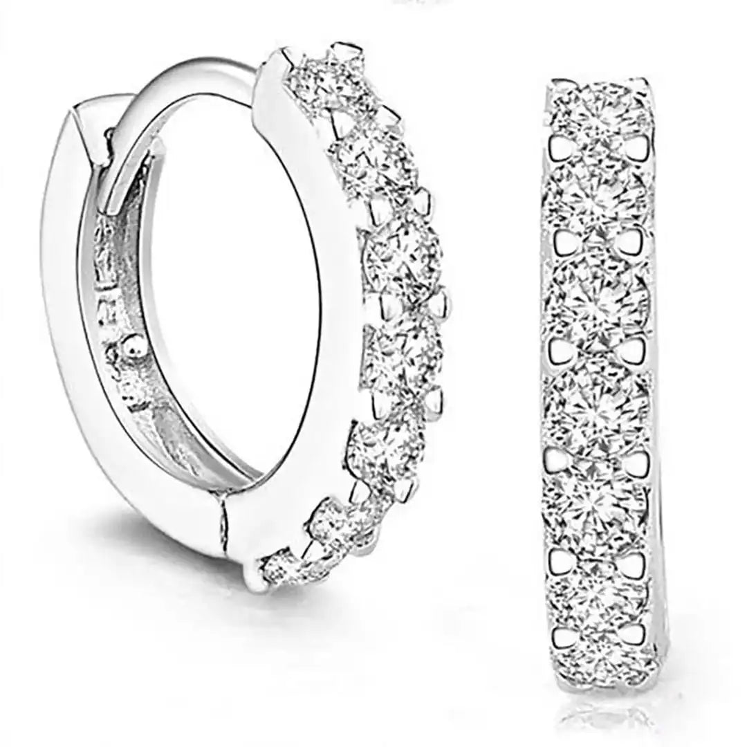Zeitlose goldene Mini Creolen