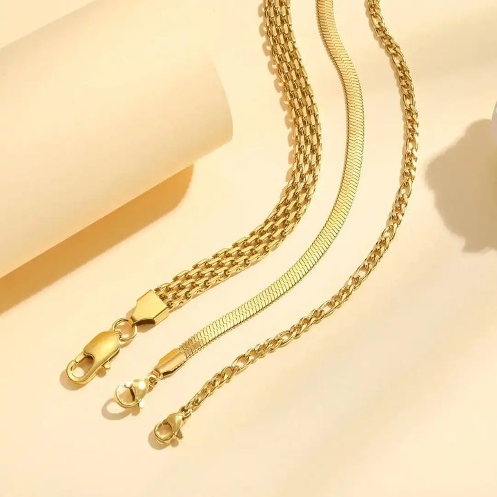 Stapelbares goldenes Perlen-Armband-Set