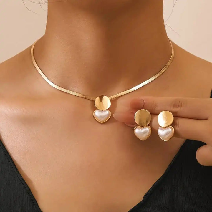Vintage Gold Herz Halsketten- und Ohrringe-Set