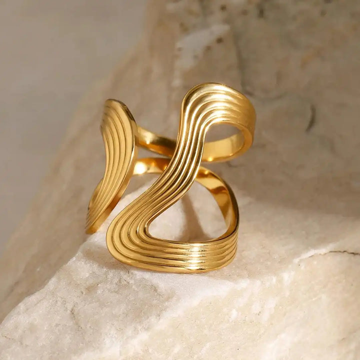 Exquisiter perlenbesetzter Gold-Ring