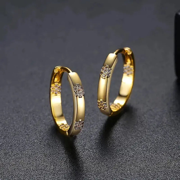 Vintage Blüten-Creolen in Gold