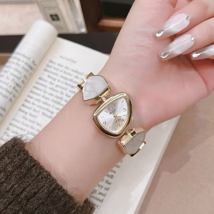Gold-Armbanduhr mit Türkisstein