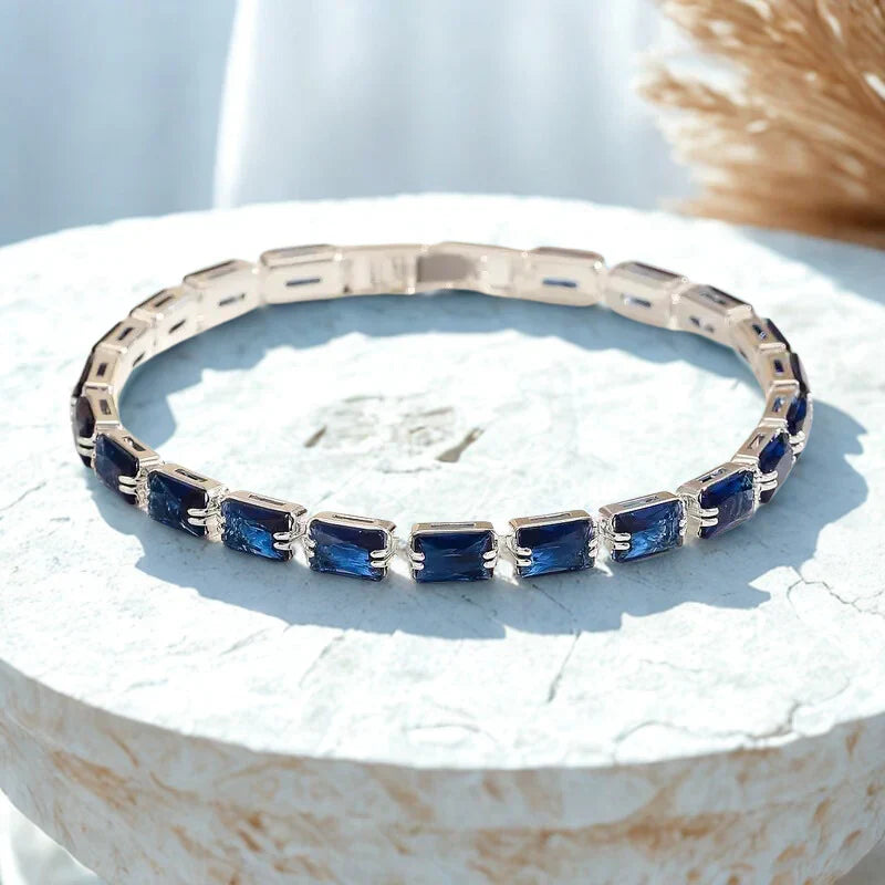 Modernes verschlungenes Saphir-Silber-Armband