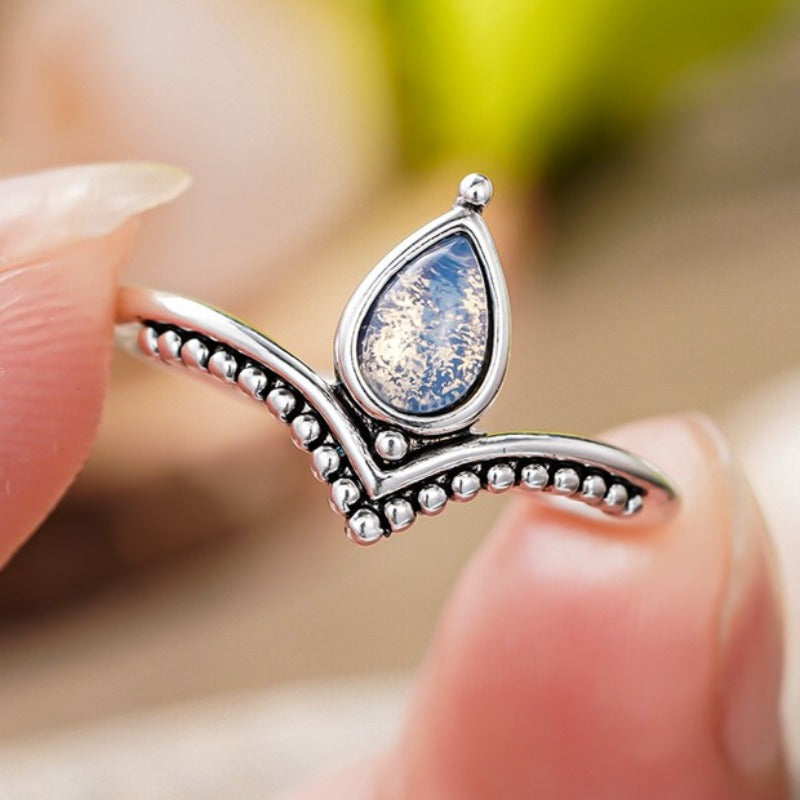 Zeitloser Mondstein Aura Ring