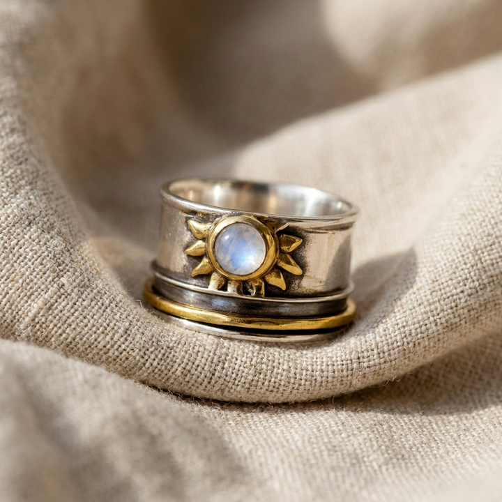 Zweifarbiger Mondstein-Ring mit breitem Band in Silber und Gold