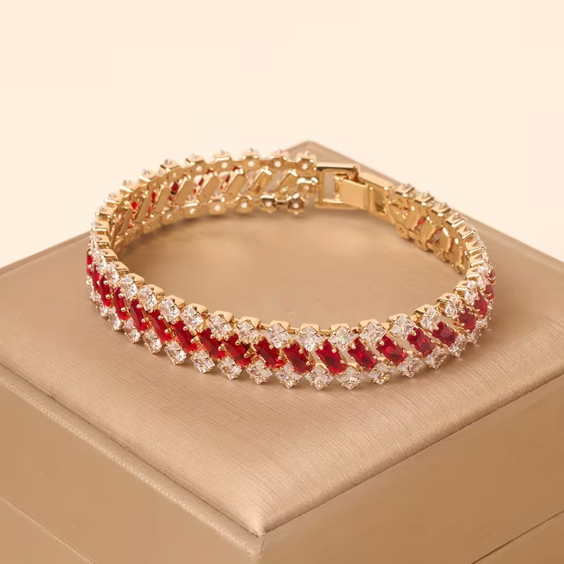 Elegantes luxuriöses Smaragd-Gold-Armband