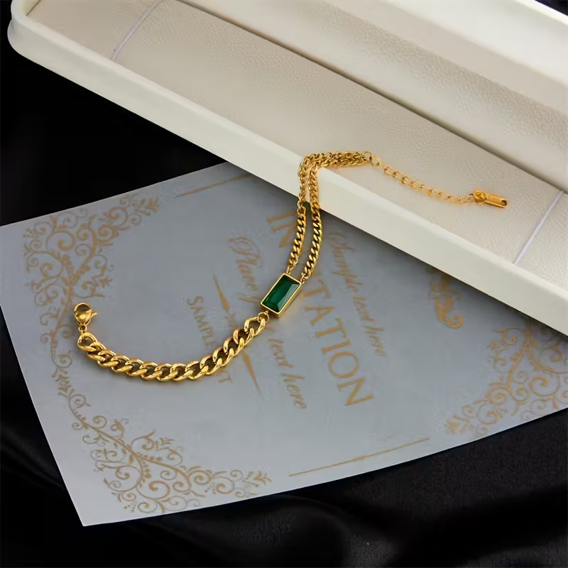 Zeitloses Gold-Smaragd-Bar-Armband