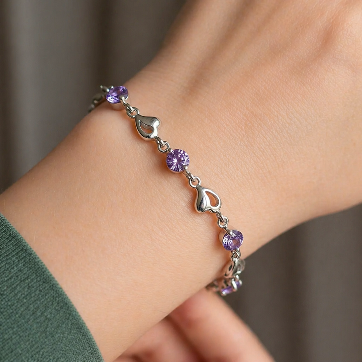 Raffiniertes Amethyst-Herz-Charm-Armband
