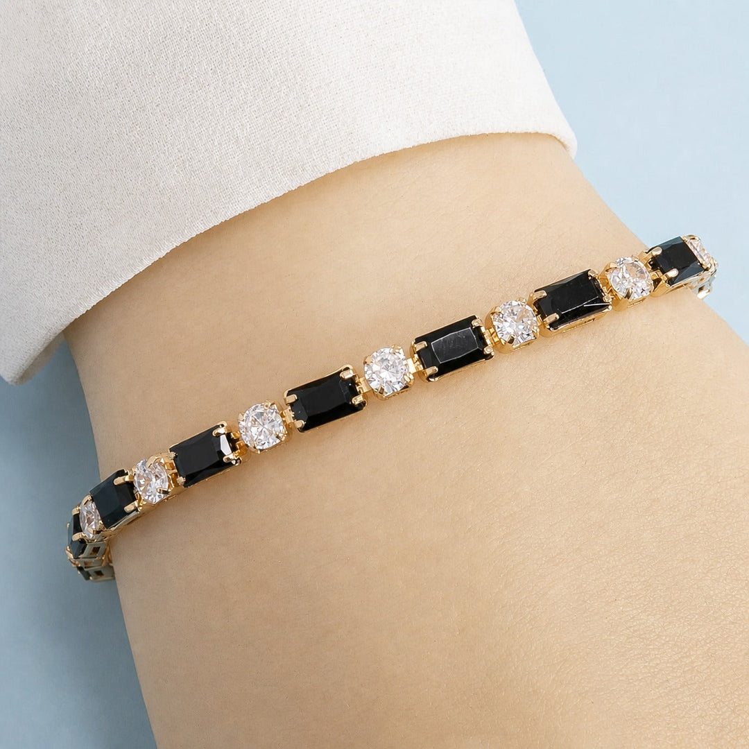 Elegantes Onyx-Gold-Armband