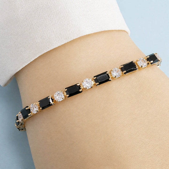 Elegantes Onyx-Gold-Armband